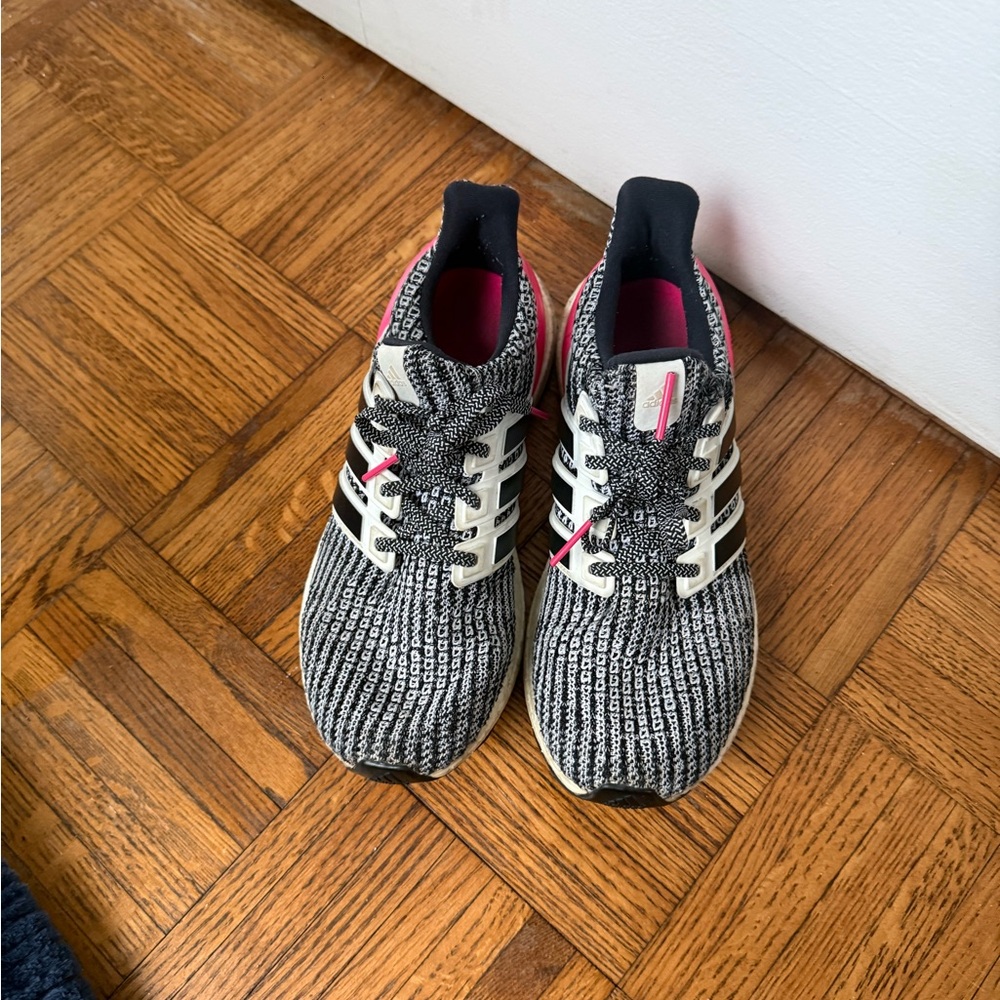 Adidas Tennis Shoes